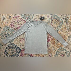 🆕 Under Armour Gray Long Sleeve Tee. Loose Fit - Heat Gear.
